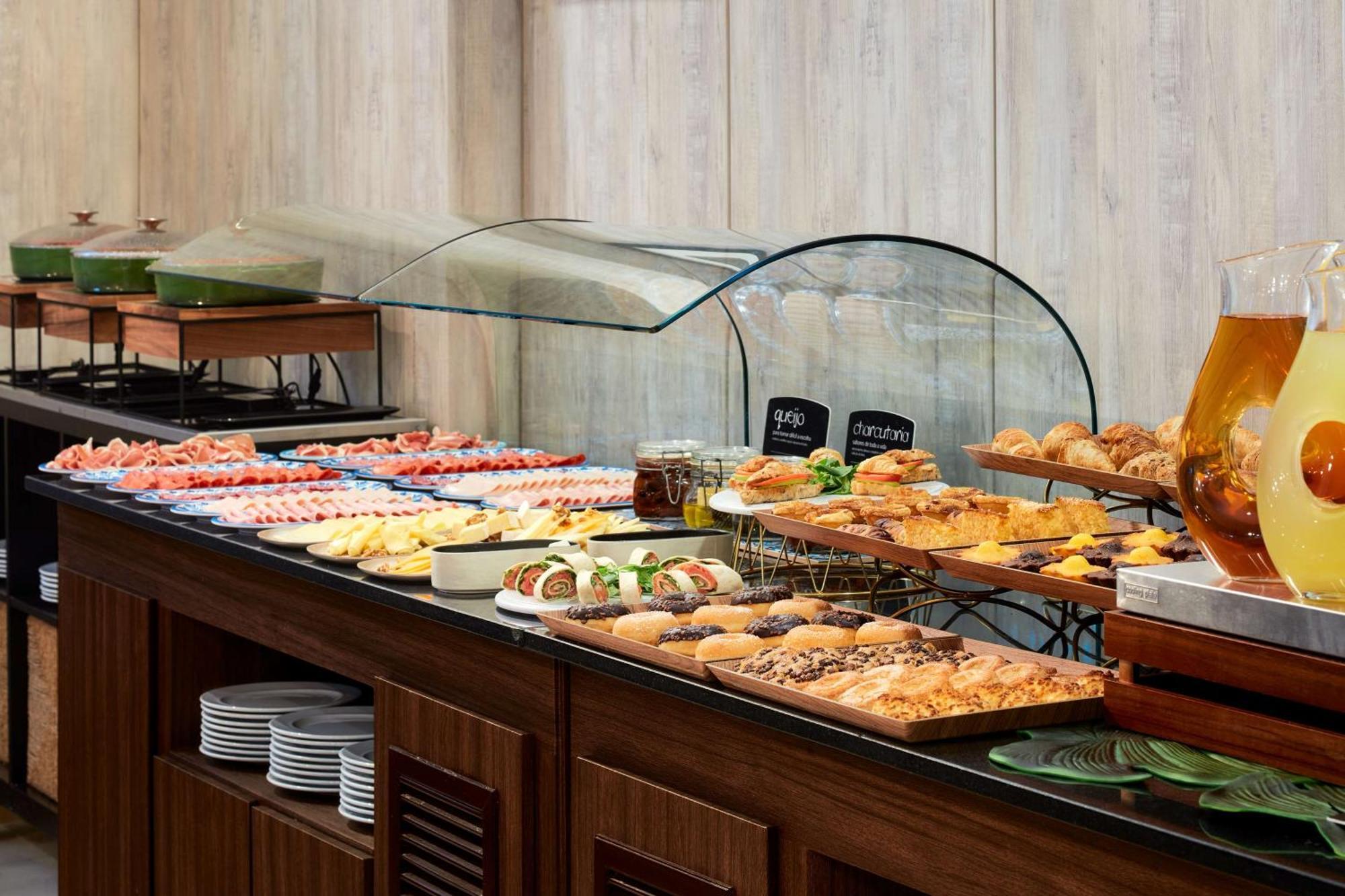 Nh Lisboa Campo Grande Hotel Екстериор снимка